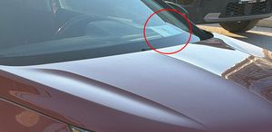 AK Partili Eyüp Kadir İnan’dan camına parti logolu kart bırakanlara tepki