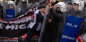 İstanbul Valiliği, 1 Mayıs gösterilerinde 575 kişinin gözaltına alındığını duyurdu.