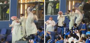 Al-Nassr taraftarları, Al-Hilal’in VIP tribününe sopalarla saldırdı