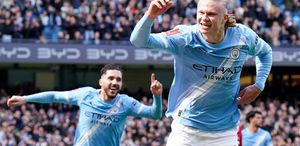 Kim Şampiyon olacak Manchester City, Arsenal’in peşini bırakmıyor