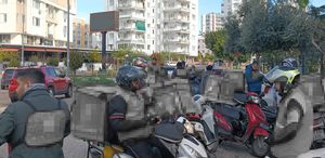 500 bin TL isteyip, kapısına onlarca kurye, nakliyeci, ambulans ve cenaze aracı gönderdiler