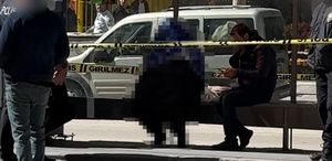 Ekmek almaya çıktı, durakta oturur vaziyette ölü bulundu