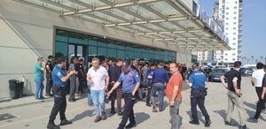Mersin’de katledilen 5 kişi toprağa verildi Gözyaşları sel oldu