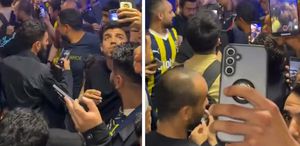 Aziz Yıldırım Şanlıurfa Fenerbahçeliler derneğine giriş yaptı Salonda adım atacak yer kalmadı