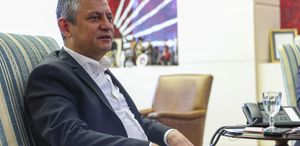 Özgür Özel, CHP Grup Başkanı oldu