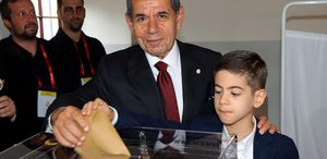 Dursun Özbek yeniden Galatasaray Başkanı