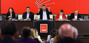 Özgür Özel, CHP PM toplantısına başkanlık etti