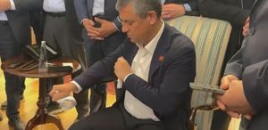 Özgür Özel tahliye tebligatını yırttı attı: Bunun için yıktılar baba ocağını