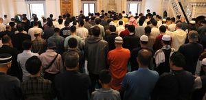 Tokyo’da bayram coşkusu taştı Cemaat avluya sığmadı, namaz 3 kere kılındı