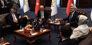 AK Parti ve CHP 3 bayram sonra ilk kez bayramlaşıyor