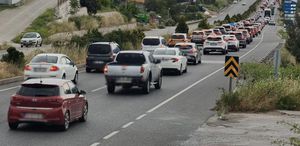 Tatilciler Muğla’ya akın etti Araç kuyruğu 22 kilometreye ulaştı