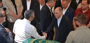 Özgür Özel, amcasını son yolculuğuna uğurladı