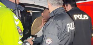 Alkol alıp kaza yaptı, her şeyi unuttu ama eşini unutmadı