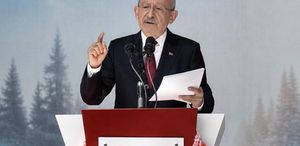 Kılıçdaroğlu, Genel Merkez önünde esti gürledi: Hesap soracağım hesap