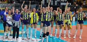 Fenerbahçe Kadın Voleybol Takımı’nda 7 oyuncuyla yollar ayrıldı
