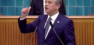 CHP’nin grup toplantısı başladı Özgür Özel partililere hitap ediyor