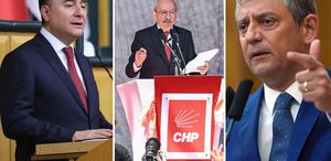 Ali Babacan, CHP’deki kriz ortamıyla ilgili tavrını belli etti