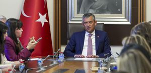 Özgür Özel ilk kez açıkladı: Yeni bir parti var, ikincisini de hazırlamak gerekebilir