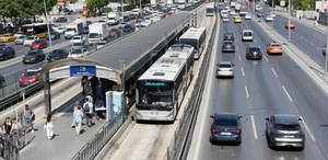 Metrobüste yan bakma kavgası 22 yaşındaki genç bıçaklanarak öldürüldü