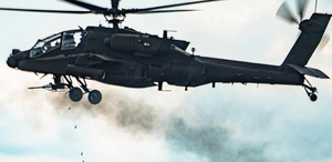 Savaşta bir ilk ABD ordusuna ait helikopter Hürmüz Boğazı’nda düştü