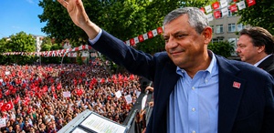 Özgür Özel’den “3 partili“ plan: Kendi partisi hazır, 2 partiyi de yanına aldı