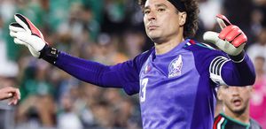 Bir devir sona erdi Ochoa, Dünya Kupası’nın sona ermesiyle futbolu bırakıyor