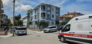 Çorum’da kan donduran olay: Daha önce uzaklaştırma kararı aldırmak istedikleri kız anne babasını rehin aldı