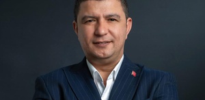 İzmir’de Tire Belediye Başkanı Hayati Dokuroğlu da CHP’den istifa etti.