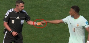 5 gollü maça damga vuran an: Ne yapıyorsun Mbappe
