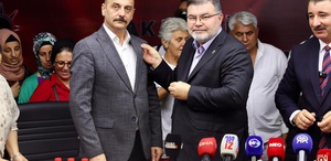 AK Parti’de toplu rozet töreni İzmir’de 370 kişi aynı anda partiye katıldı