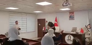 Müstehcen görüntülerin ortaya çıkmasının ardından DEM Parti’den istifa eden Kızıltepe Belediye Başkanı İpek’e yumurtalı protesto
