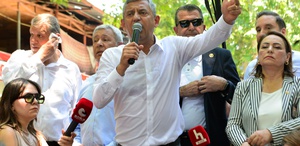 Özgür Özel’den yeni parti sinyali: “Sizi hiç üzmeden yeni bir yol açacağız“