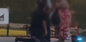 Fatih’te 3 kişi kadına taciz ve gasp girişimi