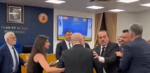 TBMM Komisyonunda tansiyon yükseldi: “Adam olamamışsın“ sözleri ortalığı karıştırdı