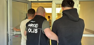 Kucağındaki 7 aylık bebeği bile kullandı Çantasından çıkan şoke etti