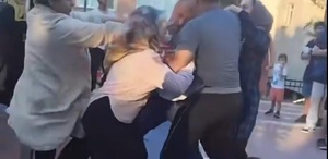 Çocukların gözü önünde tekme tokat kavga ettiler