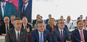 Mansur Yavaş’tan Özgür Özel’e tebrik telefonu: CHP’den istifa edecek mi