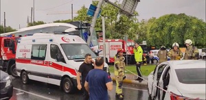 Eyüpsultan’da Otobüs Kazası: Şoför Sıkıştı