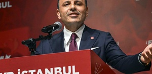 CHP İstanbul’da deprem Özgür Çelik ile birlikte istifa ettiler