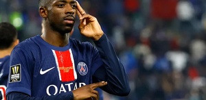 Dembele gözlerden uzak tuttuğu eşiyle fotoğraf paylaştı, beğeni butonu çöktü