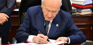 Bahçeli’nin ilk imzacısı olduğu teklifte MHP’den fire var İşte imzalamayan o isim