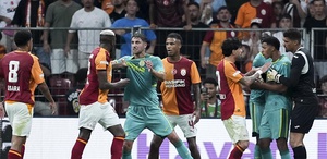 Galatasaray’a Villarreal ile hazırlık maçında “kırmızı kart“ şoku