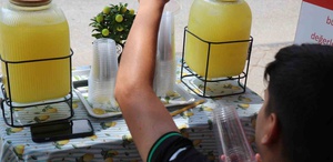14 yaşındaki limonatacı ayda 90 bin lira kazanıyor