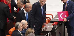 Bahçeli ile Dervişoğlu arasında soğuk rüzgarlar: Yan yana oturup tokalaşmadılar