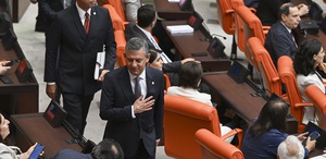 Özgür Özel’le aynı fikirde değiller Yeni Parti’de büyük fire