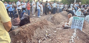 Diyarbakır’da yürek yakan manzara: 5 kardeş ve 2 yeğen yan yana toprağa verildi