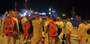 Marmaris’te arazözler çıkarma gemileriyle yangın bölgesine gidiyor