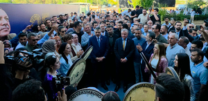 Diyarbakır’da maç öncesi bakanlara Kürtçe şarkılarla coşkulu karşılama