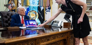 Beyaz Saray’ı karıştıran dedikodu: Donald Trump ile asistanı Natalie Harp arasında aşk iddiası