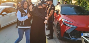 Furkan Vakfı operasyonunda dikkat çeken an Gözaltında zafer işareti yaptı